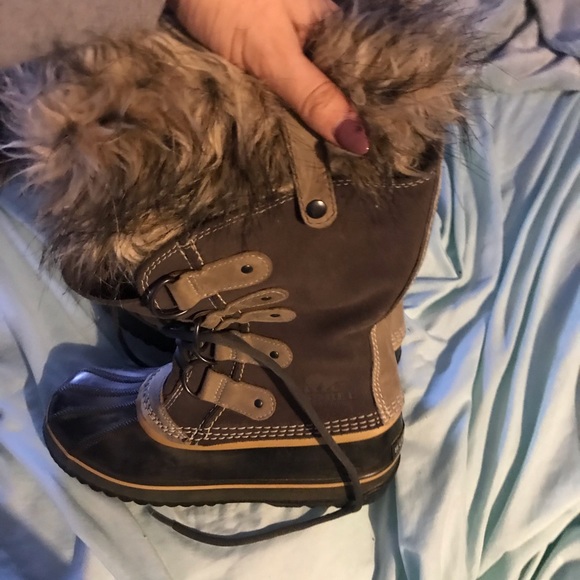 Like new sorel Joan of arctic boots - Picture 4 of 4